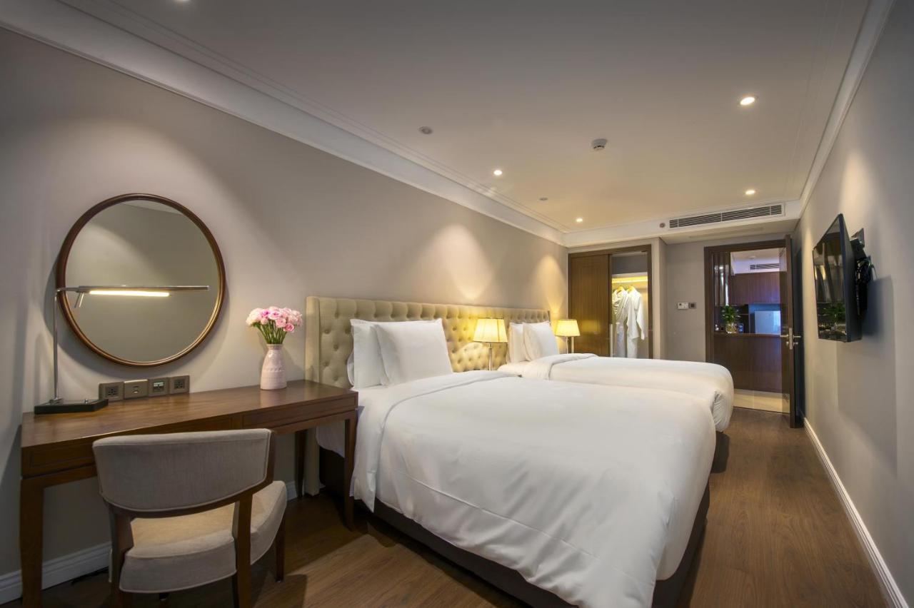 Luxury Apartment - Rooftop Swimming Pool - Beach Front - Hinata Apartment Da Nang Exterior photo