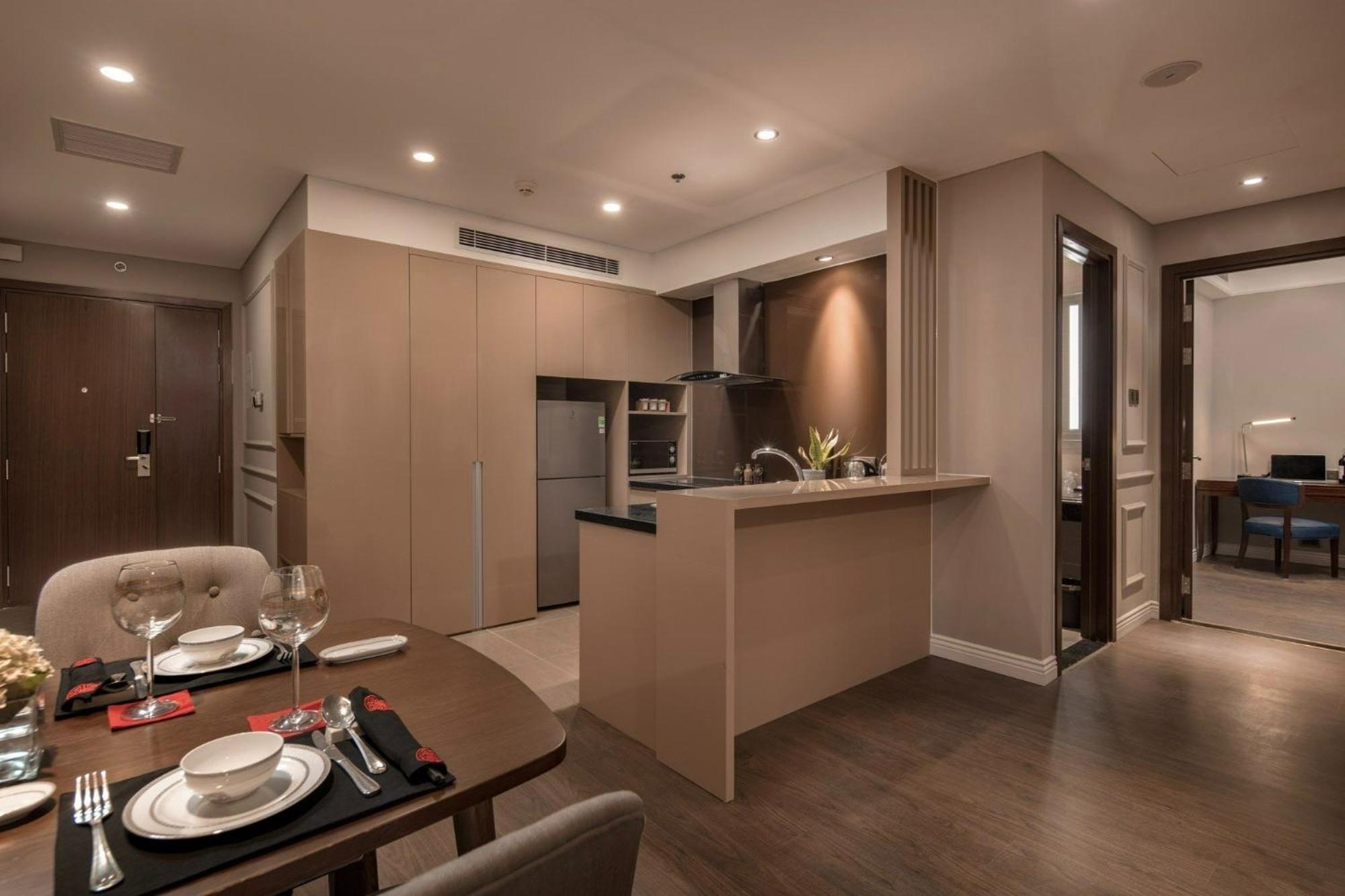 Luxury Apartment - Rooftop Swimming Pool - Beach Front - Hinata Apartment Da Nang Exterior photo