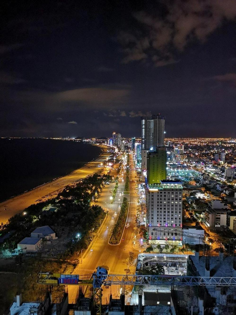Luxury Apartment - Rooftop Swimming Pool - Beach Front - Hinata Apartment Da Nang Exterior photo