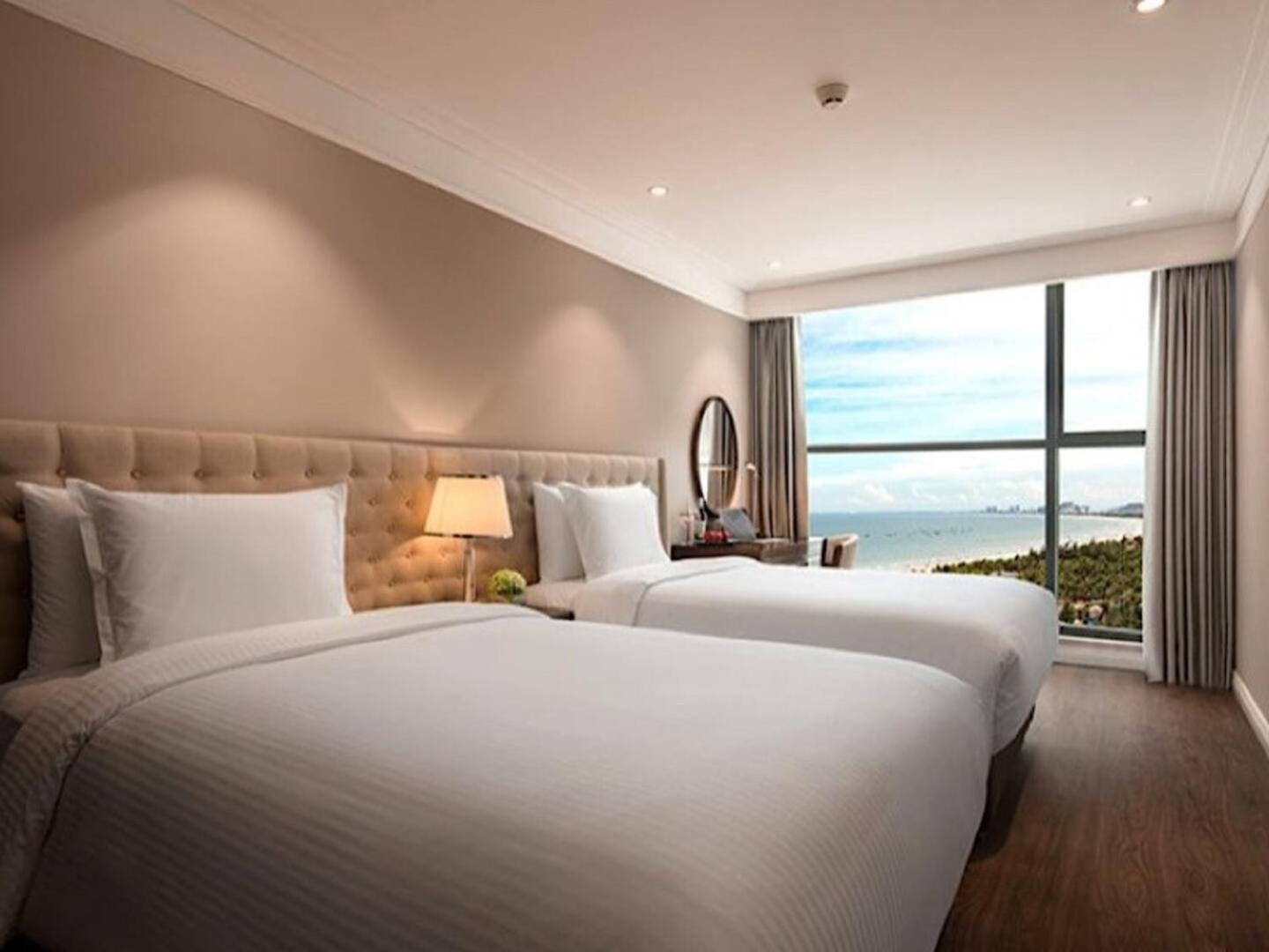 Luxury Apartment - Rooftop Swimming Pool - Beach Front - Hinata Apartment Da Nang Exterior photo